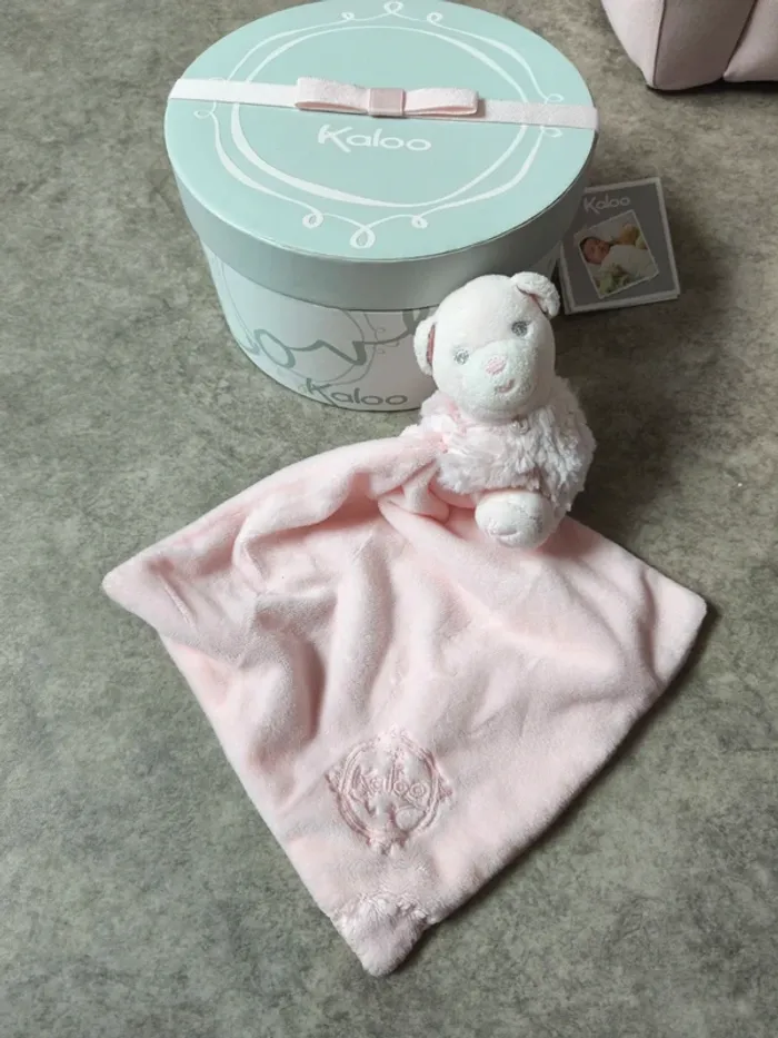 Doudou avec boite