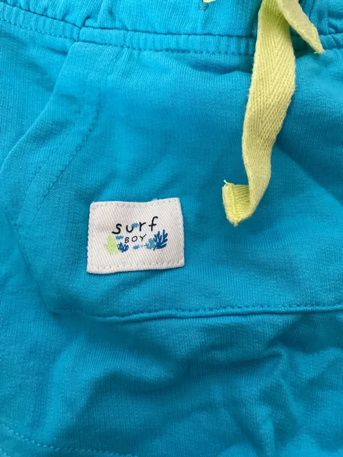 Ensemble 1 shorts et 1 tee-shirts - photo numéro 3