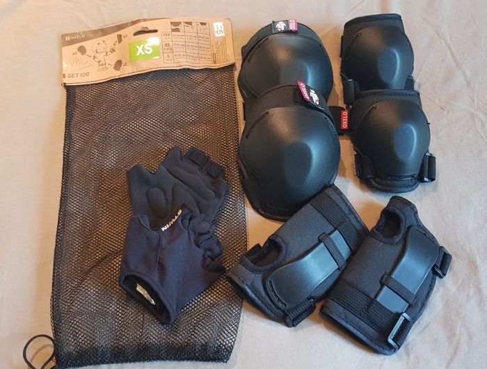 Ensemble protections rollers/skateboard + gants vélo