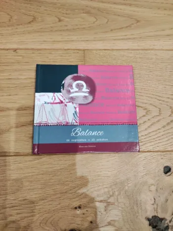 Livre signe astrologique "Balance" - très bon état