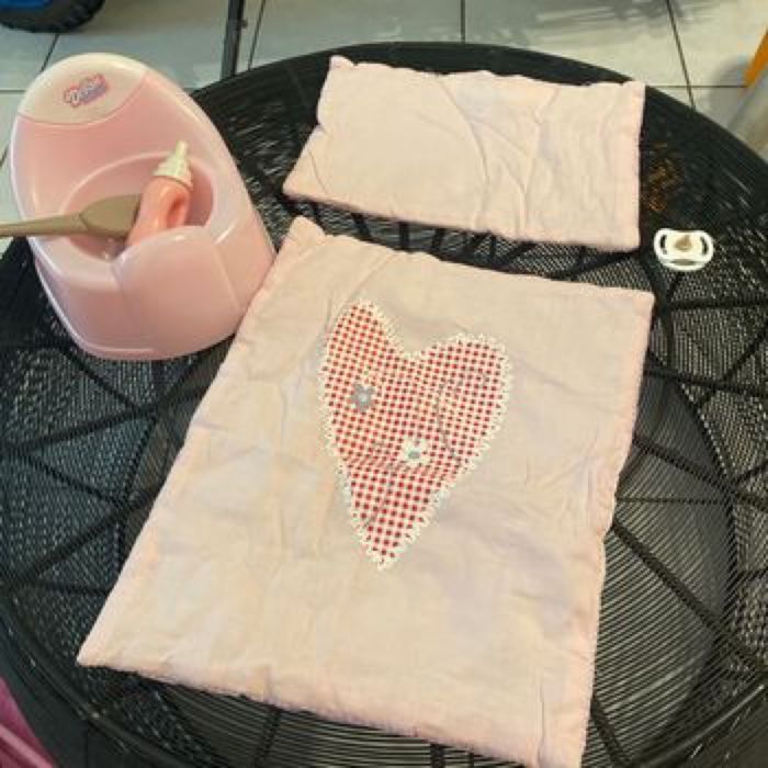 Gros lot accessoires poupées rose avec gigoteuse et porte bébé - photo numéro 2