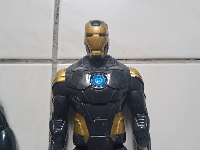 Lot de 3 figurines super-héros - photo numéro 2