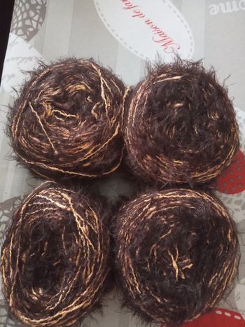 Lot de 4 Pelotes Fantaisies Tons Marrons et Jaunes orangés aspect poilu (410g)