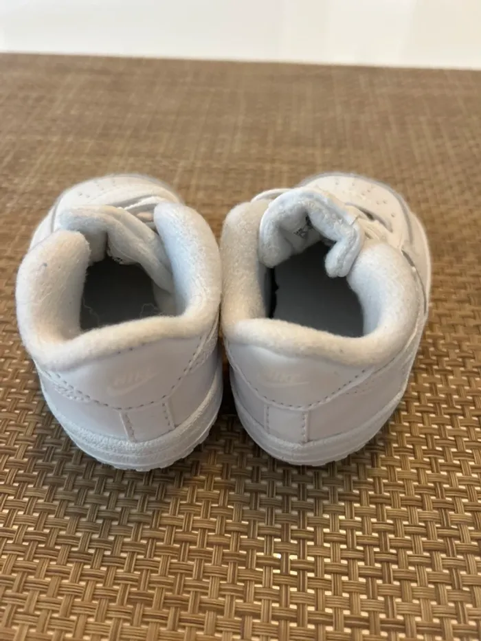Basket bébé Nike taille 19,5 - photo numéro 3