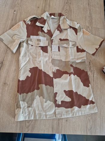 Chemisette militaire