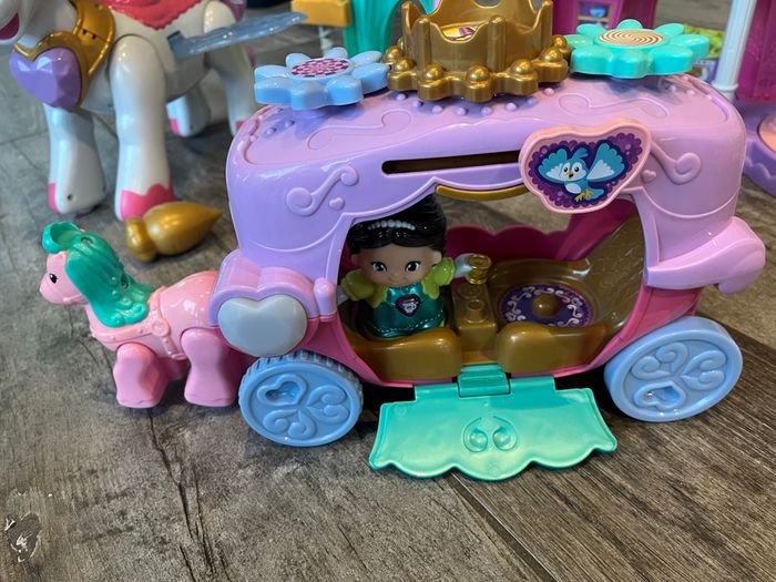 Gros lot tut tut copain , château , princesses - photo numéro 5