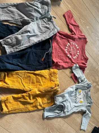 Lot pantalons t shirt manches longues garçon