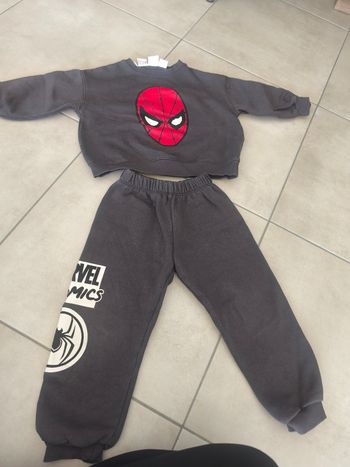 Ensemble spiderman 