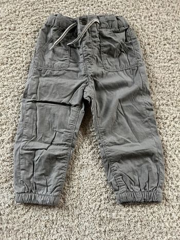 Pantalon gris Kiabi taille 18 mois