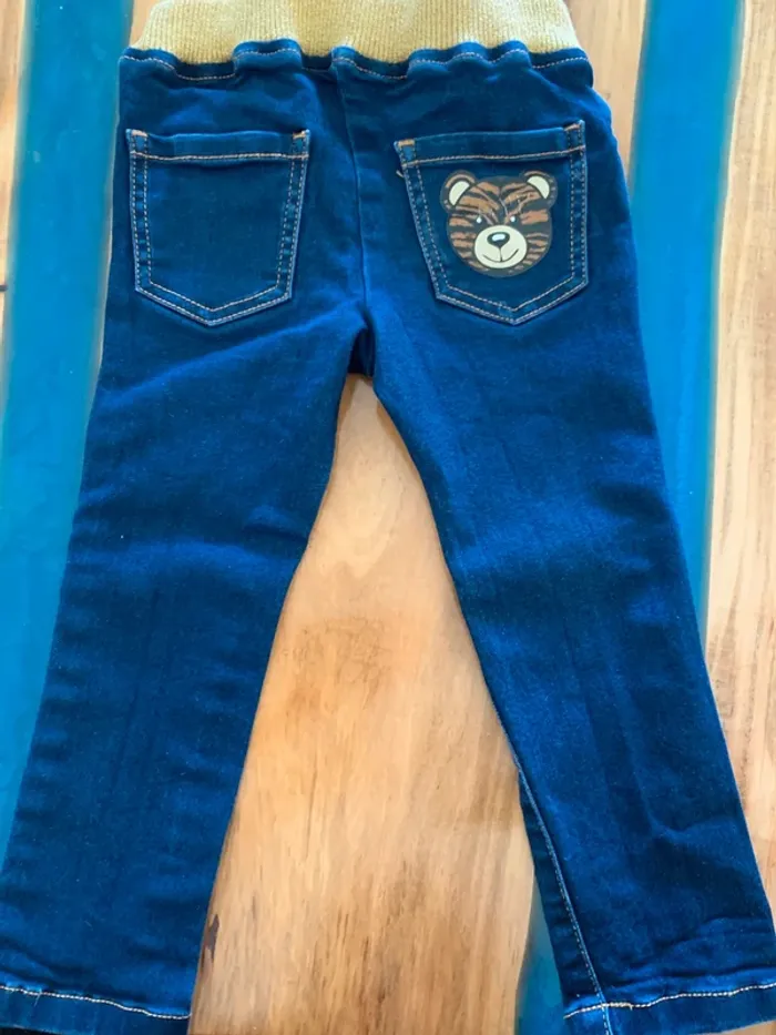 Jean Moschino taille 2 ans - photo numéro 5
