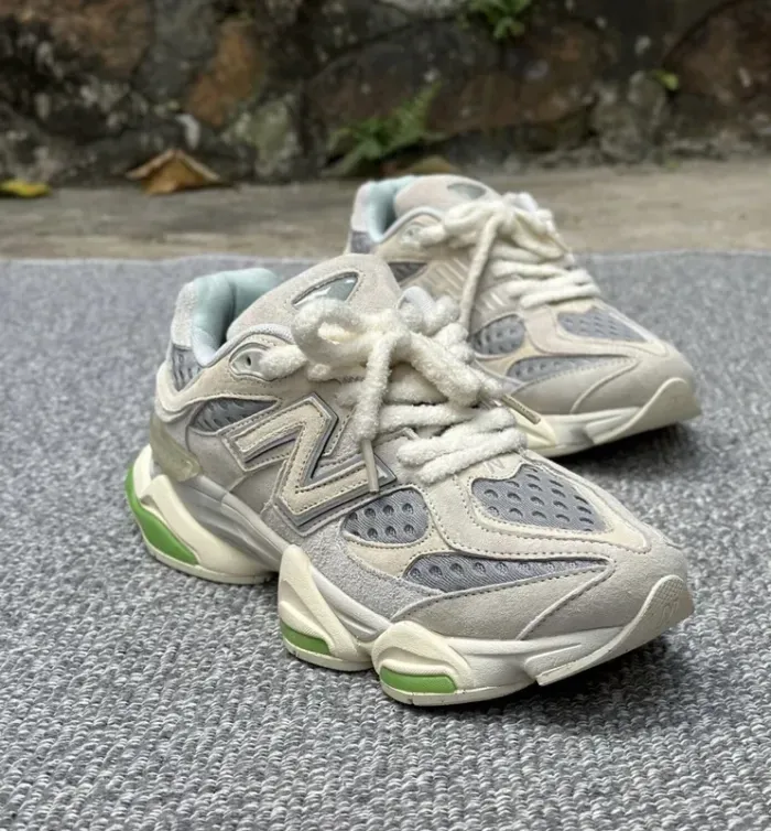 New Balance 9060 'Olivine Lichen Green' Taille 38 - photo numéro 2