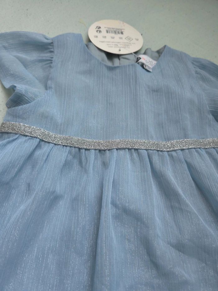 Magnifique robe fille taille 9 mois neuve - photo numéro 2