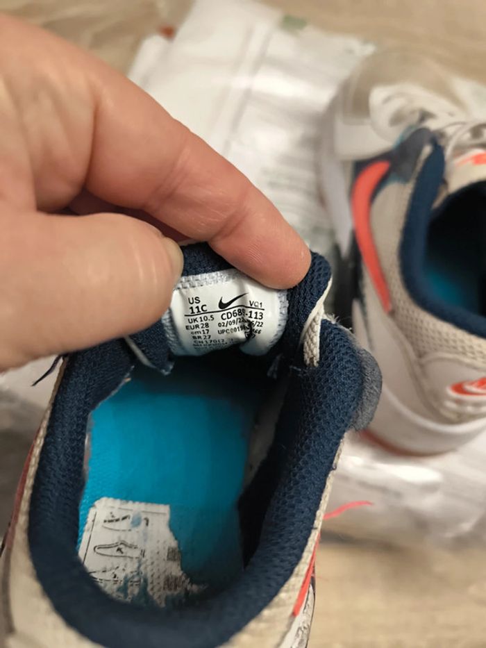 Baskets garçon lacets élastiques 28 Nike air - photo numéro 15