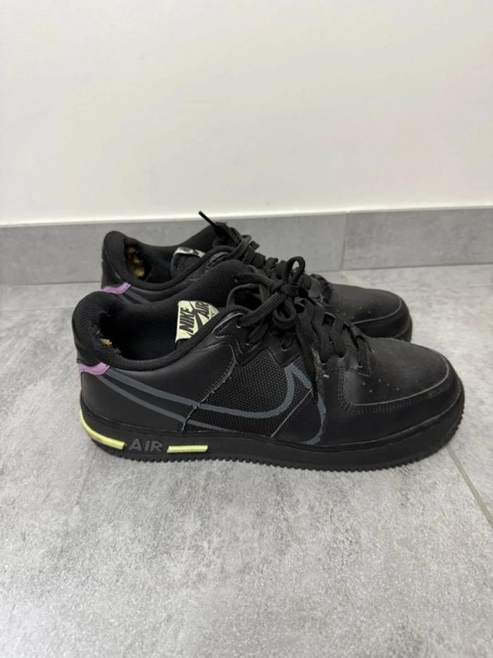 Baskets Nike Air Force 1 react noires et violet taille 44 - photo numéro 2