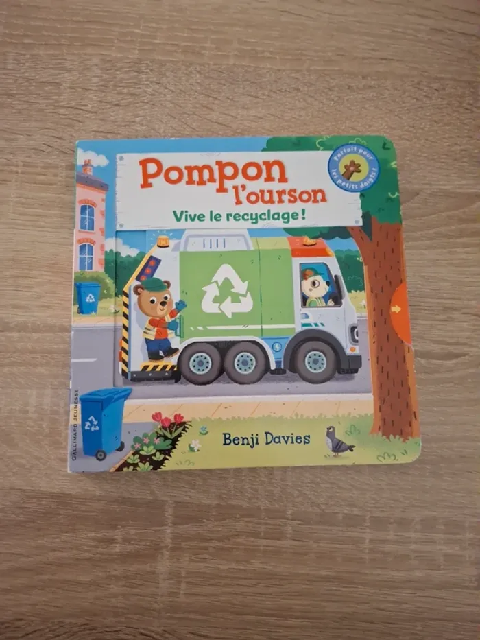 Livre pompon l'ourson