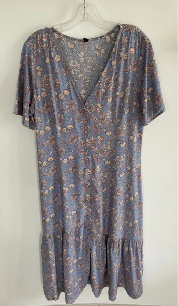 Très jolie robe mango bleu imprimée végétaux