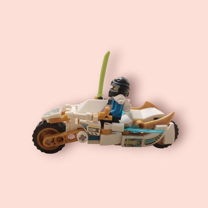 Figurines Custom Ensemble de 4 Figurines LEGO Ninjago et leurs Motos(Kai,Cole,Lloyd,Zane) - photo numéro 7