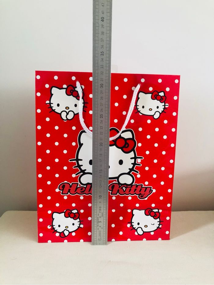 Sac cartonné cadeau hello kitty rouge neuf - photo numéro 8
