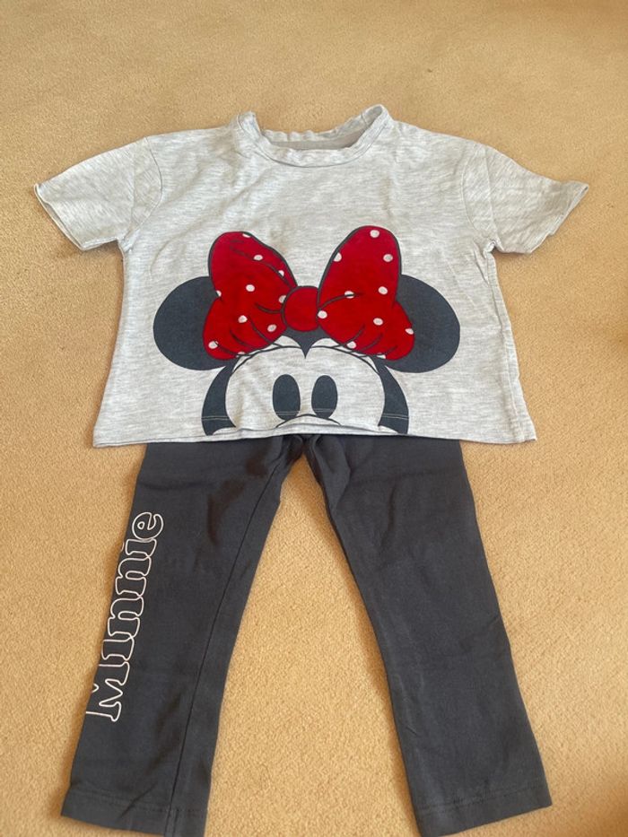 Ensemble legging et T-shirt Disney