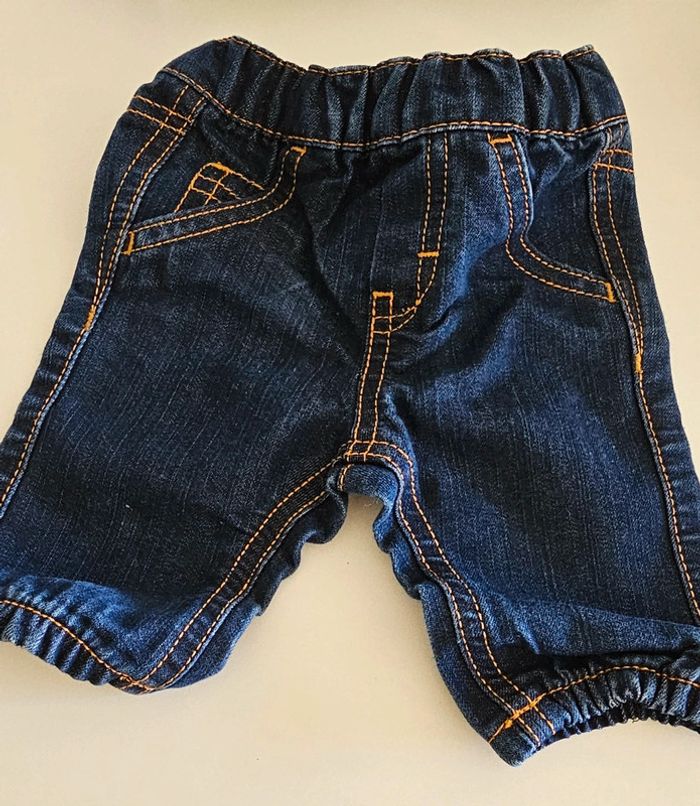 Jeans taille 1 mois neuf