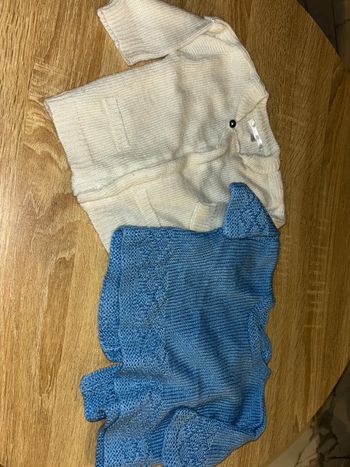 Lot de 2 gilets pull bébé taille 1 mois excellent état