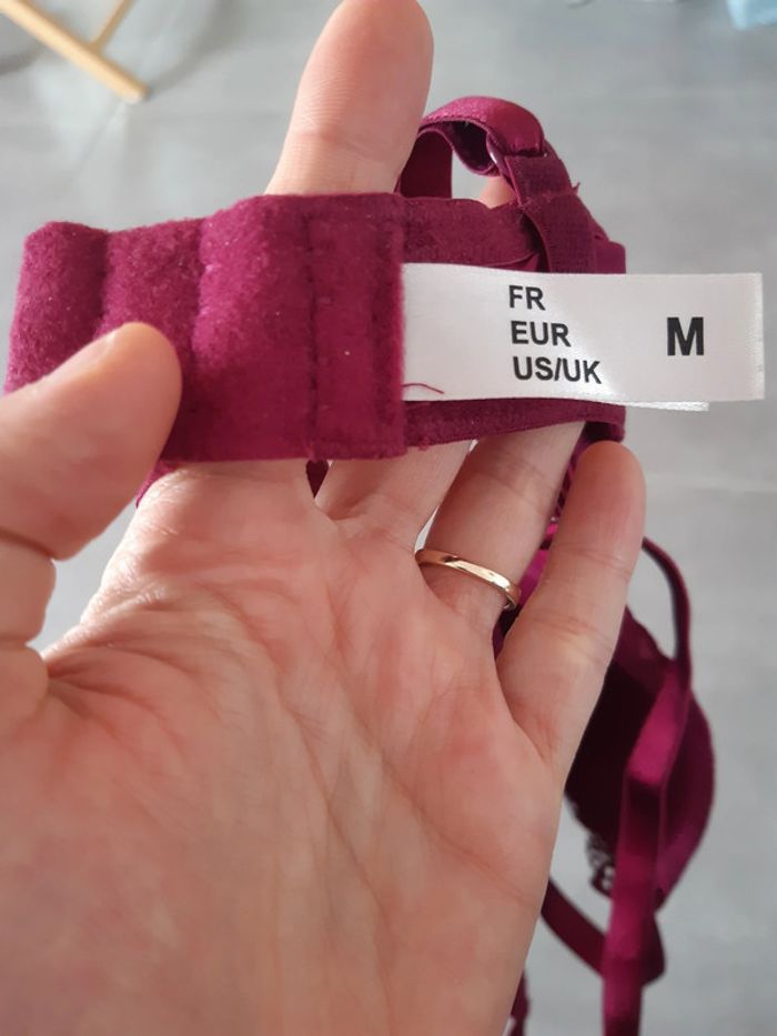 Soutien-gorge Bordeaux - photo numéro 4