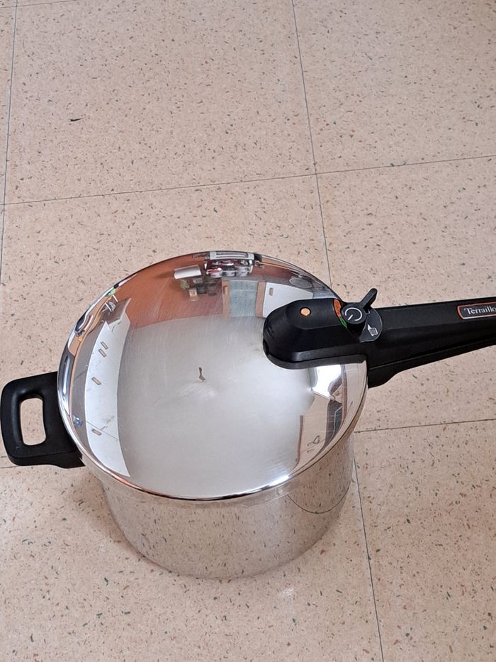 Cocotte-minute inox - photo numéro 3