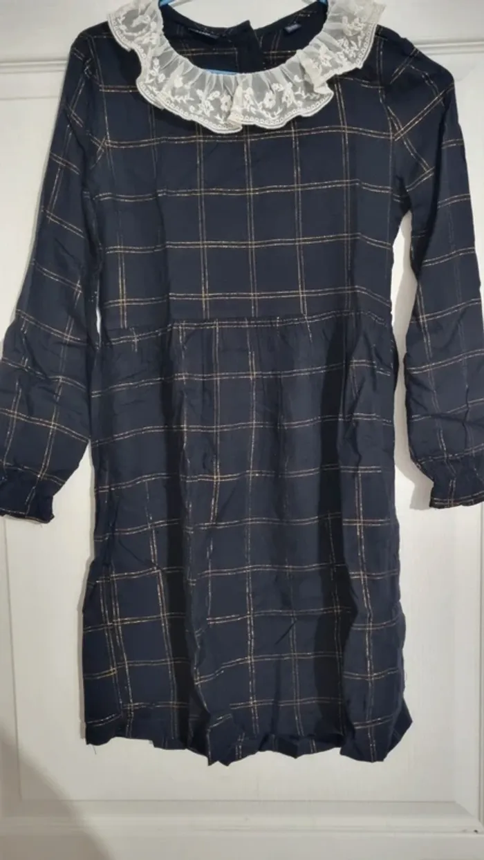 Robe avec collerette - photo numéro 2