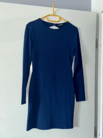 Robe marine dos nu