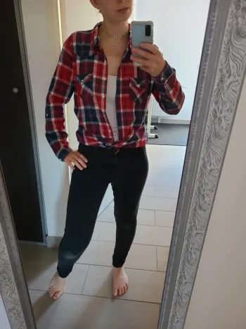 Chemise à carreaux bleu, blanc, rouge