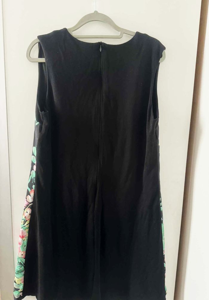 Robe fleurie noire - photo numéro 2
