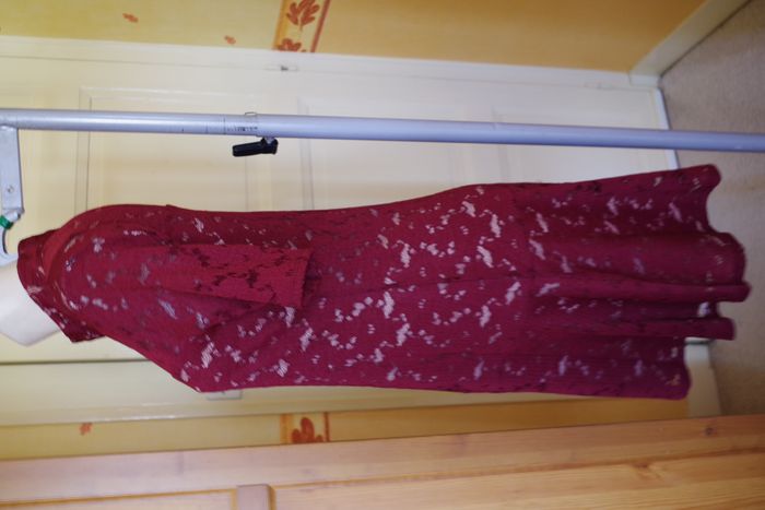 BCBG Max Azria Robe en dentelle TM – Bordeaux - photo numéro 3