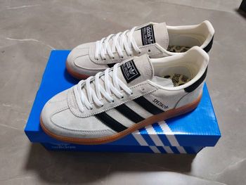 Adidas Spezial Gris  42
