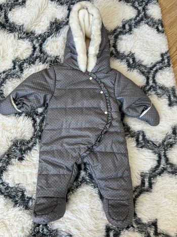 Doudoune bebe 6 mois neuf sans étiquette