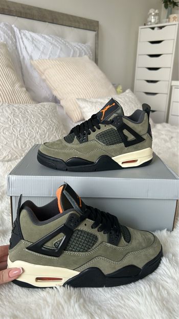 Baskets kaki et orange