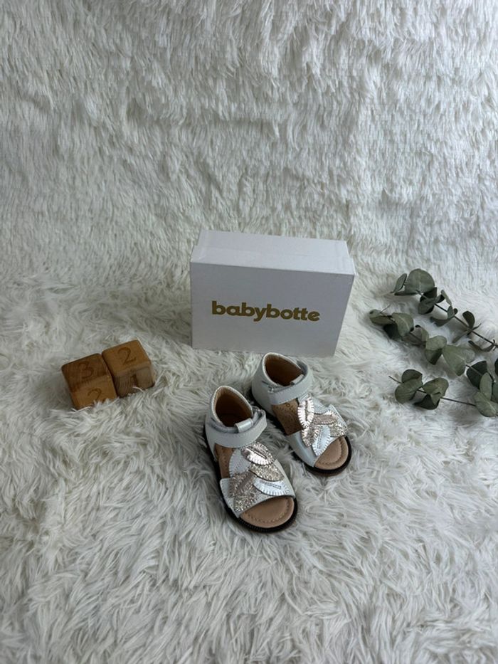 Paire de sandales Babybotte taille 21