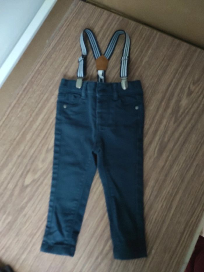 Pantalon avec bretelles