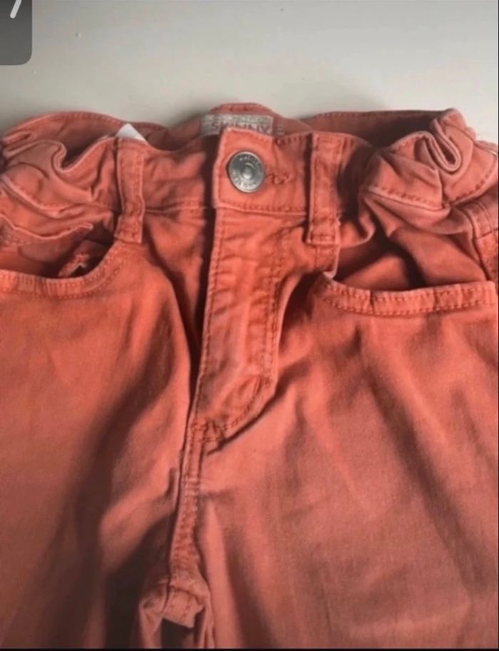 Jean skinny pour garçon BON ÉTAT taille 7 ans couleur rouille - photo numéro 4