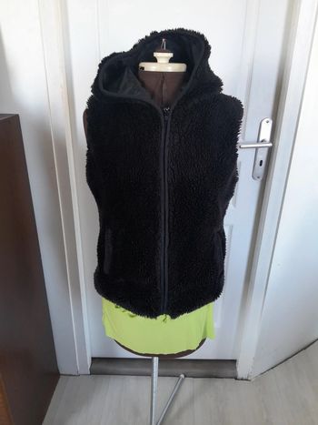 Veste sans manche à capuche zipée Mim