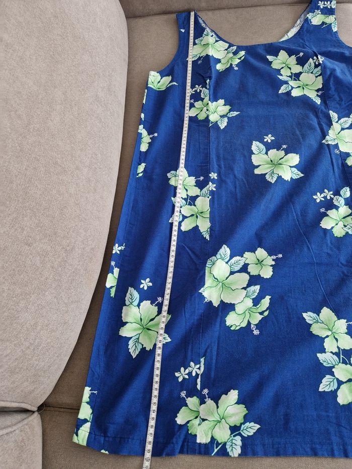 Robe polynésienne bleue à fleurs verte claire - photo numéro 8