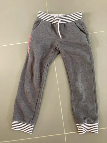 Jogging 4 ans en très bon état