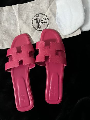 Sandales claquettes H taille 41 (( correspond 40)