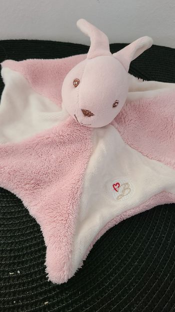Doudou plat étoile lapin rose BESTEVER 2011