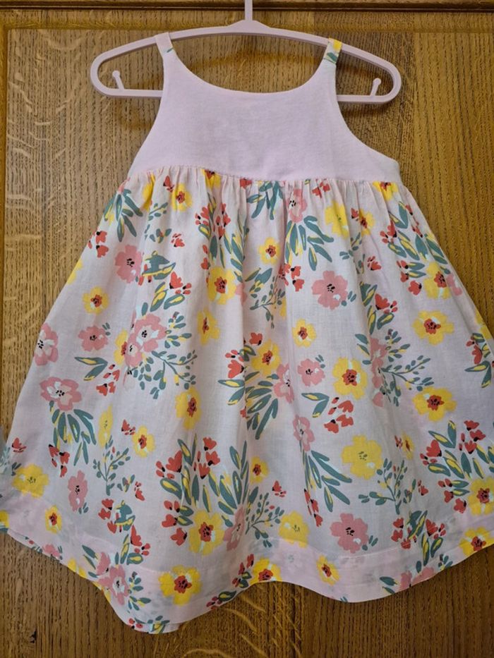 Robe rose à fleurs 23 mois