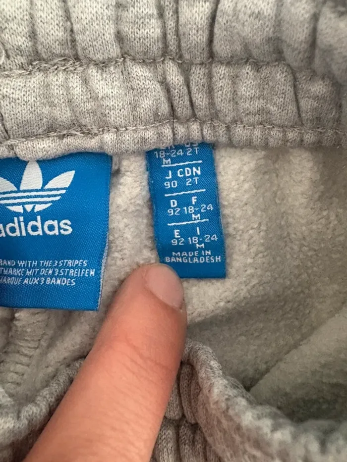 Jogging Adidas 18-24 mois - Gris - Très bon état - photo numéro 3