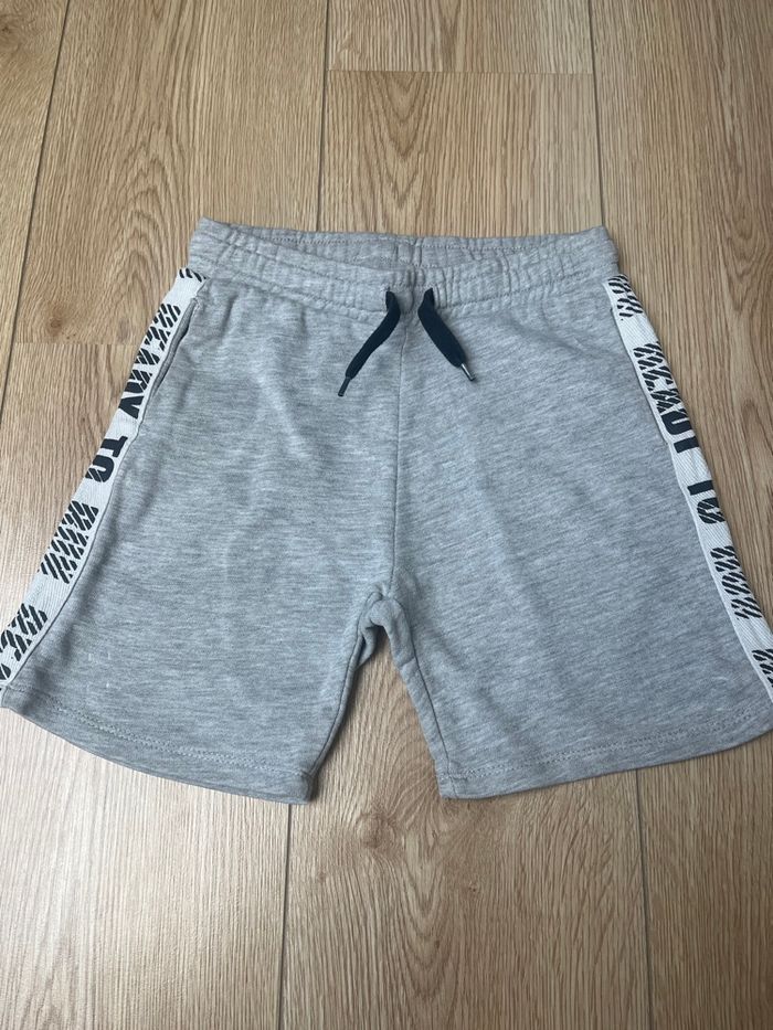 Short gris et blanc Kiabi - photo numéro 2