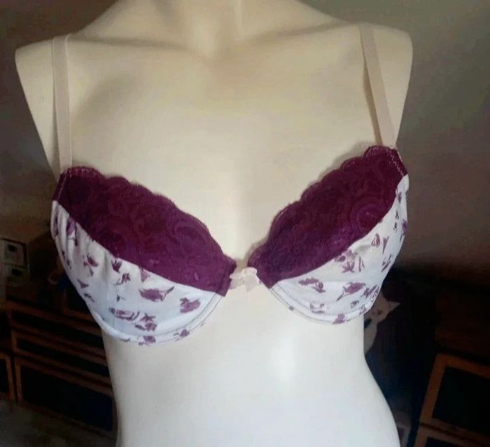 Soutien gorge blanc/ violet taille 95B - photo numéro 3