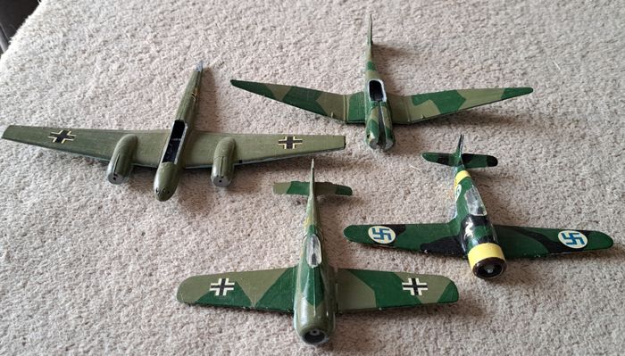 ✈️ Lot de 16 avions miniatures en plastique - pour pièces - photo numéro 3