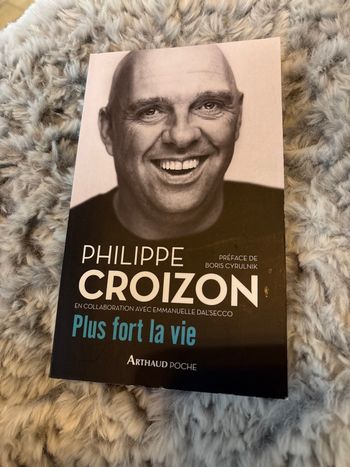 Livre Plus fort la vie