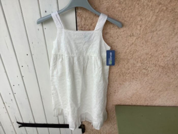 Robe à bretelles en dentelle